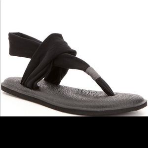 NWOT Sanuk Yoga Sling Sandals Black